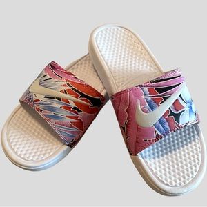 New Nike Slides Floral size 9